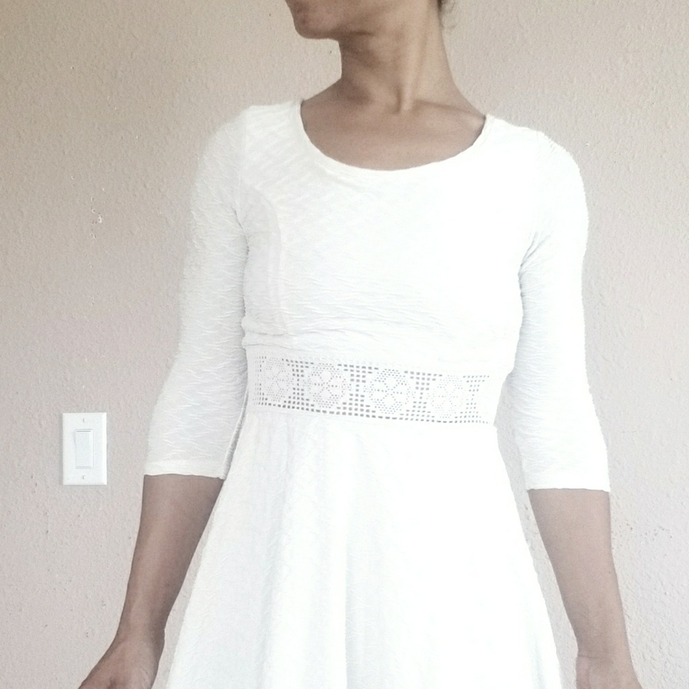 Like New dress w/see through lace mid-portion